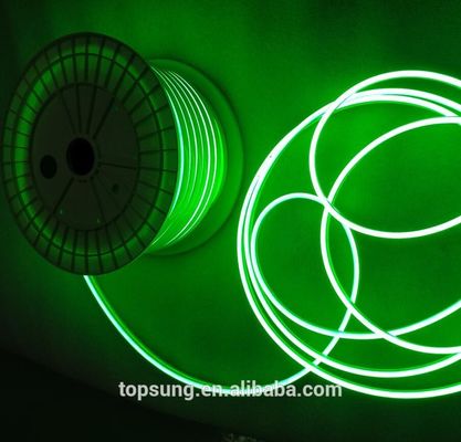 Tamaño más pequeño 6x12mm Smd2835 Silicona LED Strip verde neonflex